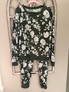 Honeydew Floral Ribbed Pajama Set - Olive Green